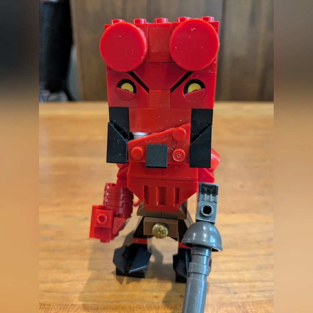 MegaBloks 7 Heroes Set - Hellboy Terminator Destiny He-Man Spock Worf Malcom - Picture 2 of 16